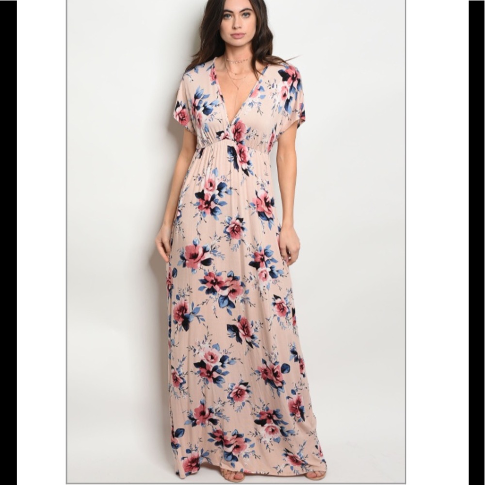 🆕 Blush Floral Maxi Dress